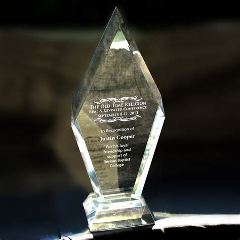 Get amazing custom crystal glass awards and custom glass awards that ...