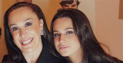 Claudia Raia Se Derrete Ao Relembrar Clique Antigo A Filha Sophia