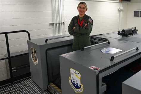 Simulator Prepares Boom Operators For In Flight Emergencies Air National Guard Article Display