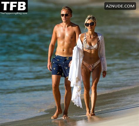 Chloe Roberts Sexy Seen Flaunting Her Gorgeous Body In A Bikini At The Beach In Barbados Aznude