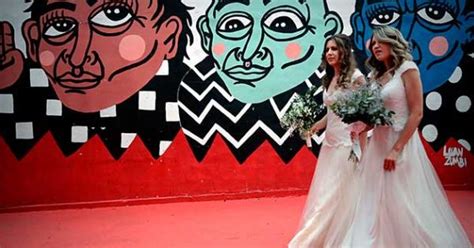 Parejas Gay De Brasil Se Casan En Boda Masiva