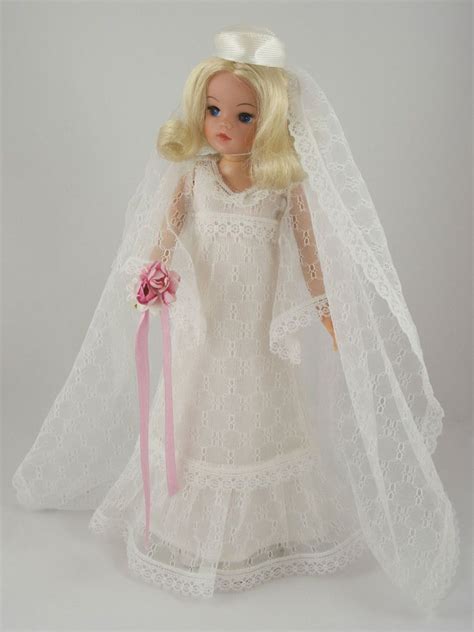 Vintage Pedigree Sindy Beautiful Bride 1977 Complete Outfit No Doll