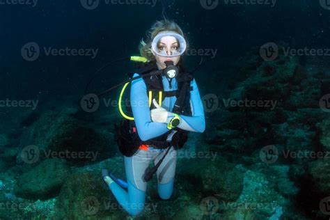 Beauty Blonde Scuba Diver Girl Stock Photo At Vecteezy