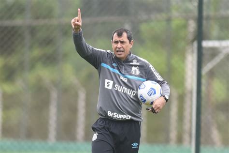 Fábio Carille define equipe para duelo contra o Ceará