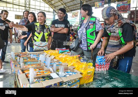 Philippines feeding program hi-res stock photography and images - Alamy