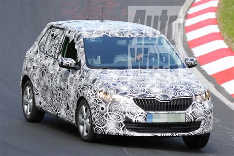 Primeur Eerste Spyshots Van De Skoda Fabia Autoweek