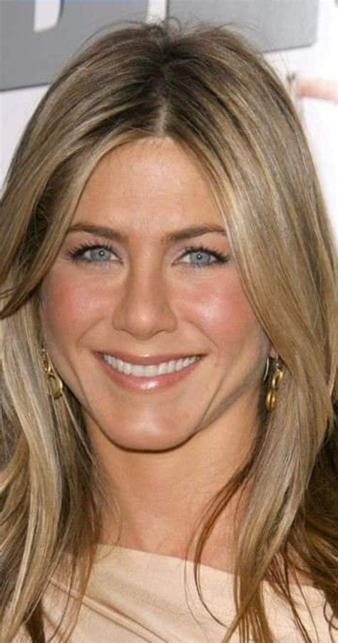 See 51 Of Jennifer Aniston S Most Iconic Looks In Honor Of Her Birthday