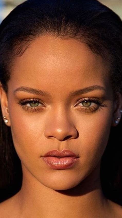 Pin By Martin Phipps On Rihanna Fenty Beauty Rihanna Beauty