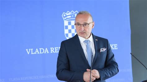 Konferencija Za Medije Predsjednika Vlade Nakon Sastanka Parlamentarne