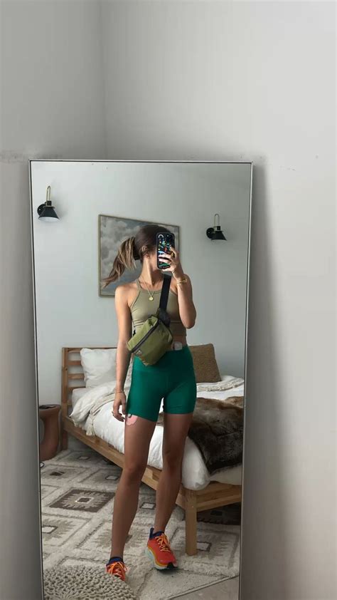 💚🍀🌴🦖🥝 In 2022 Mirror Selfie Girl Selfie