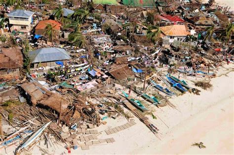 Philippines Fears Massive Death Toll As Typhoon Haiyan Wreaks Havoc