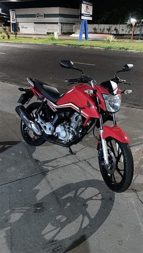 Motoboy tem moto furtada após estacionar para buscar pedido na Rua