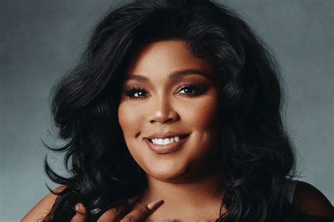 How Much Does Lizzo Weigh Singer Addresses Fat Shaming Comments Know Files