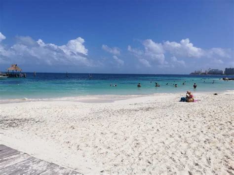 Playa Tortugas Cancun Beach: The Beach of the locals » Daniel Orrante