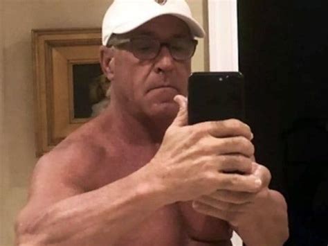 Naked Selfie Of Bidens Brother Turns Up On Gay Dating Site Ottawa Sun