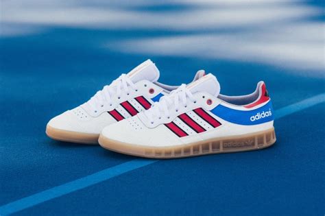 Venta Adidas Blancas Con Rayas Rojas Y Azules En Stock