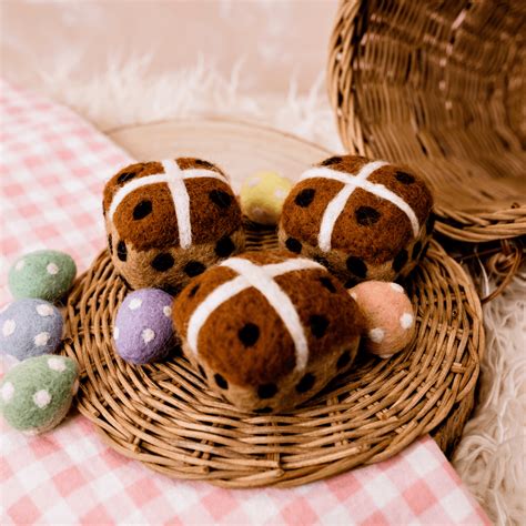 Felt Hot Cross Buns Set Of By Tara Treasures
