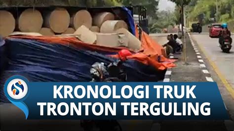 Kronologi Truk Tronton Muatan Gulungan Kertas Terguling Di JLS Salatiga