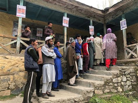 Moderate Polling In Baramulla Pc Huge Turnout In Border Areas Jammu