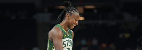 Jewell Loyd Takes Center Stage - WNBA