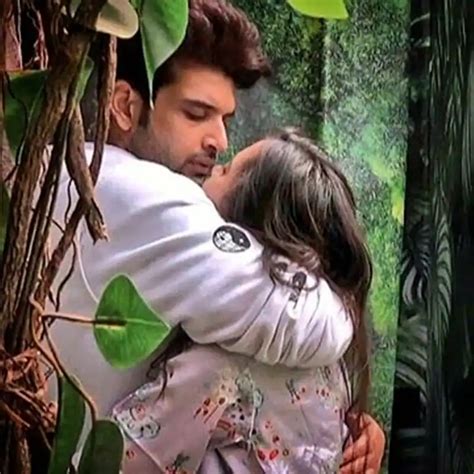 Bigg Boss 15s Lovebirds Karan Kundrra And Tejasswi Prakashs Romantic