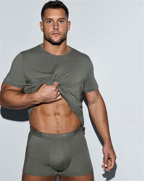 Skims Launches Men S Underwear With All Star Campaign