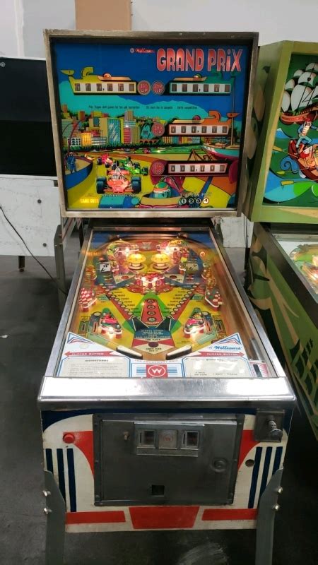 Grand Prix Pinball Machine Williams 1976 2