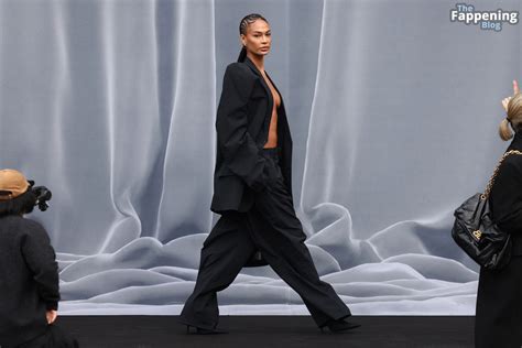 Joan Smalls Flashes Her Nude Tits At The Balenciaga Show In Paris