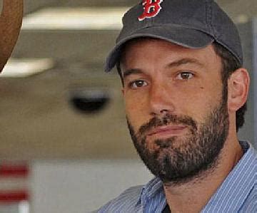 Ben Affleck Aparece Barbudo Em Aeroporto