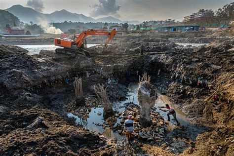 In Kathmandu, a struggle for water amid worsening floods