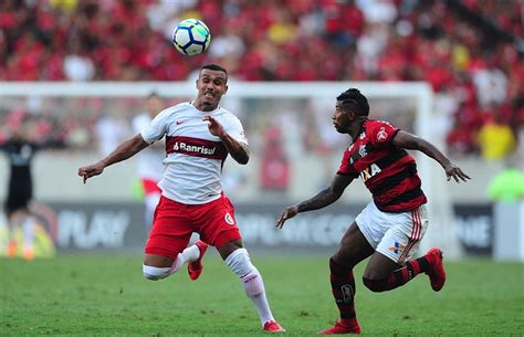 Atuações Pottker é expulso e leva pior nota do Inter em derrota contra