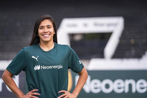 Jogadora de futebol potiguar da Seleção Brasileira Antonia Silva é a