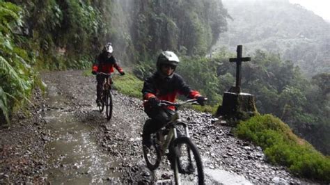 Desde La Paz El Recorrido En Bicicleta De Carretera M S Peligroso Del