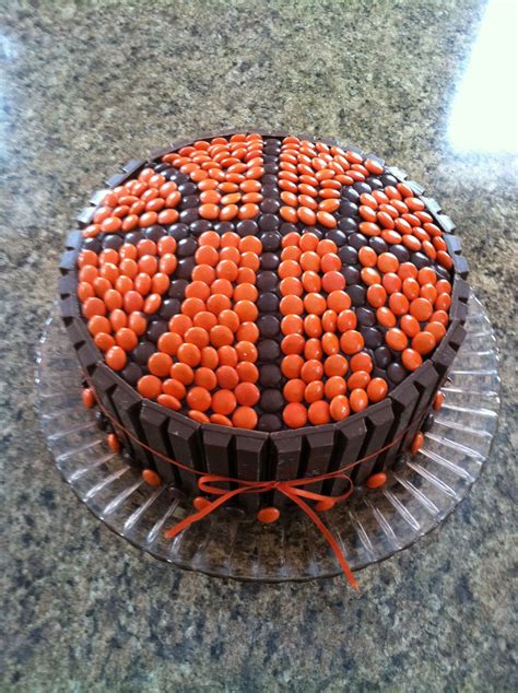 Basketball Cake W Reeses Pieces And Kit Kat Bars Basketball Birthday