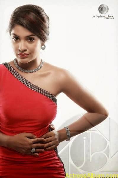 Archana Kavi Hot