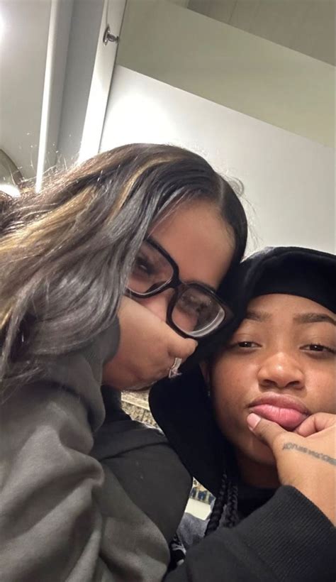 Pin by ᥫ on ʟᴏᴠᴇ ᥫ Cute lesbian couples Cute couples goals Girlfriend goals