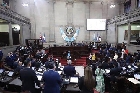 PLENO DA TRÁMITE A TRES INICIATIVAS DE LEY