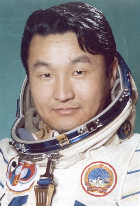 Cosmonaut Biography: Zhugderdemidiyn Gurragcha