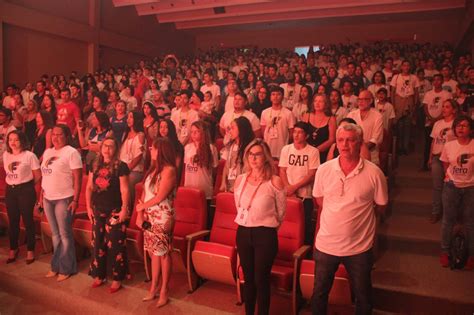 PREMIAÇÃO E EMOÇÃO MARCAM A ABERTURA DO FESTIVAL ESTUDANTIL RONDONIENSE