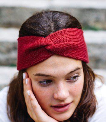 How to Knit a Twisted Headband (Step-by-Step Pattern) - Sheep and Stitch