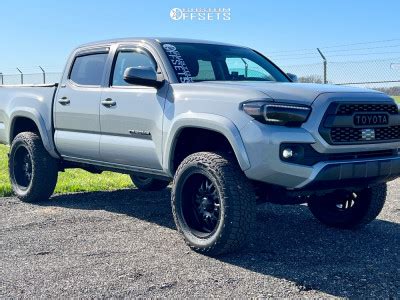 Toyota Tacoma Wheel Offset Aggressive Outside Fender