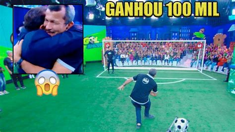 Funcionario Do Ratinho Sbt Tonh O Acerta Chute No Angulo No Gol Show De