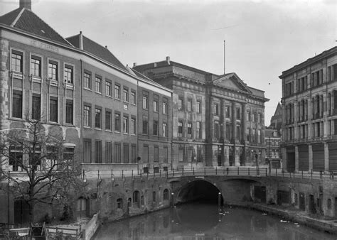 Utrecht Gezicht Op De Voorgevel Van Het Stadhuis Te Utrecht