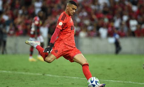 Fortaleza encaminha a contratação do goleiro Santos do Flamengo