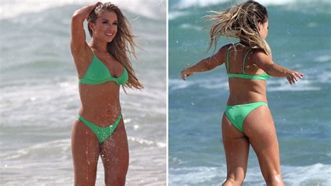 20 Latest Hot Hana Giraldo Bikini Pics