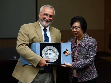 美国教授来校讲述中美贸易 北京师范大学 香港浸会大学联合国际学院