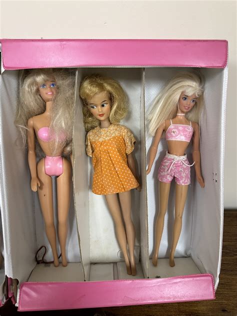 Great Finds Online Auctions Vintage The World Of Barbie Doll Trunk