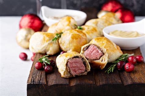 Recipe: Mini Beef Wellington with Creamy Horseradish Sauce