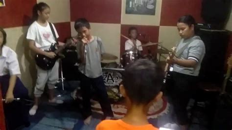 Ariel With Friend Smp Kelas I Depok Latihanband Youtube