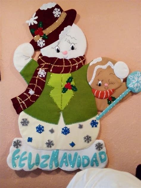 Pin de Nancy en FIELTRO Manualidades navideñas Muñecos navideños